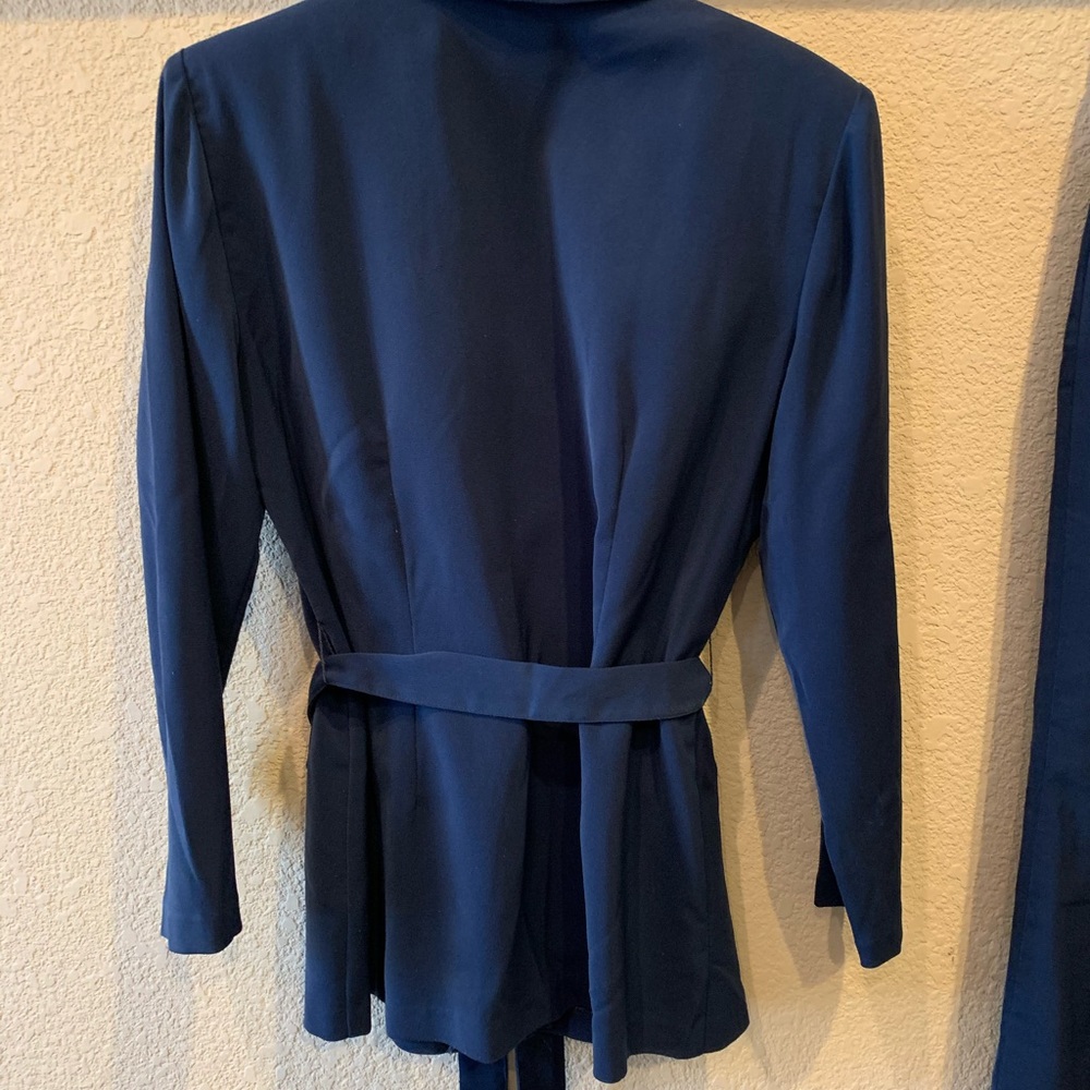 Dress Barn Vintage Navy Blue suit. EUC. Size 12. - Picture 7 of 10